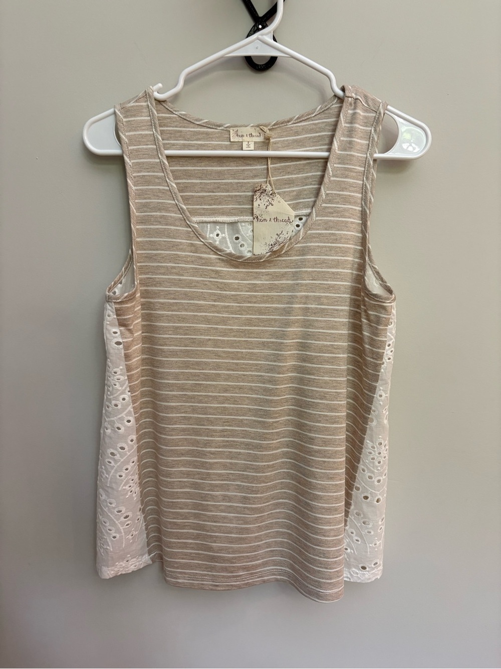 Hem & Thread Beige Striped Eyelet Lace Back Tank Top S NWT - Picture 6 of 8